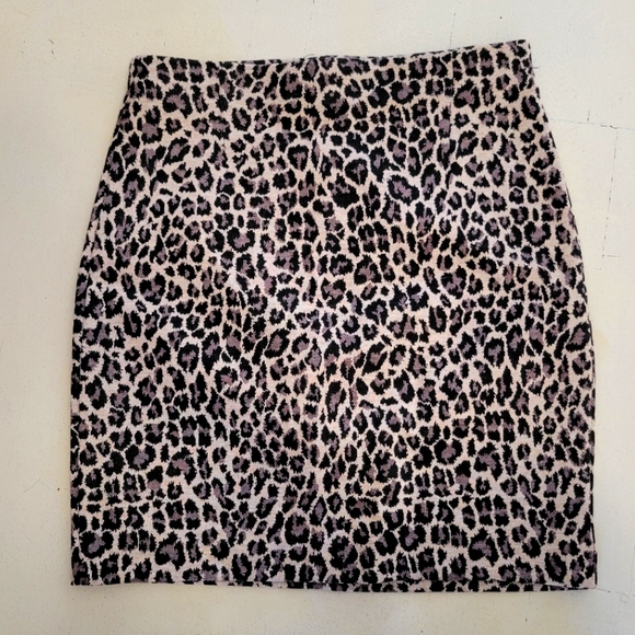 Dynamite Mini Bodycon Cheetah Skirt - Picture 2 of 5